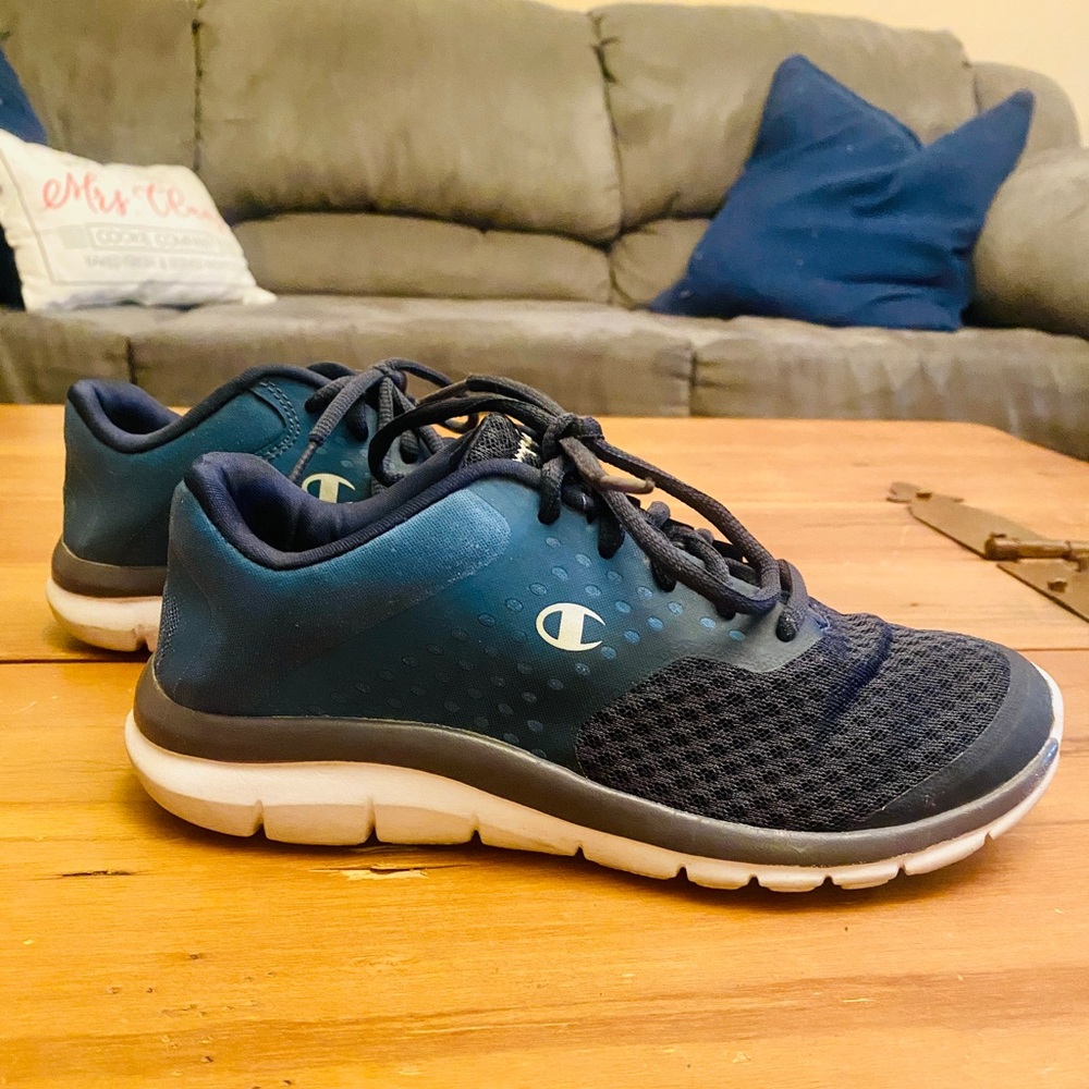 Boys Champion Running Shoes 💙